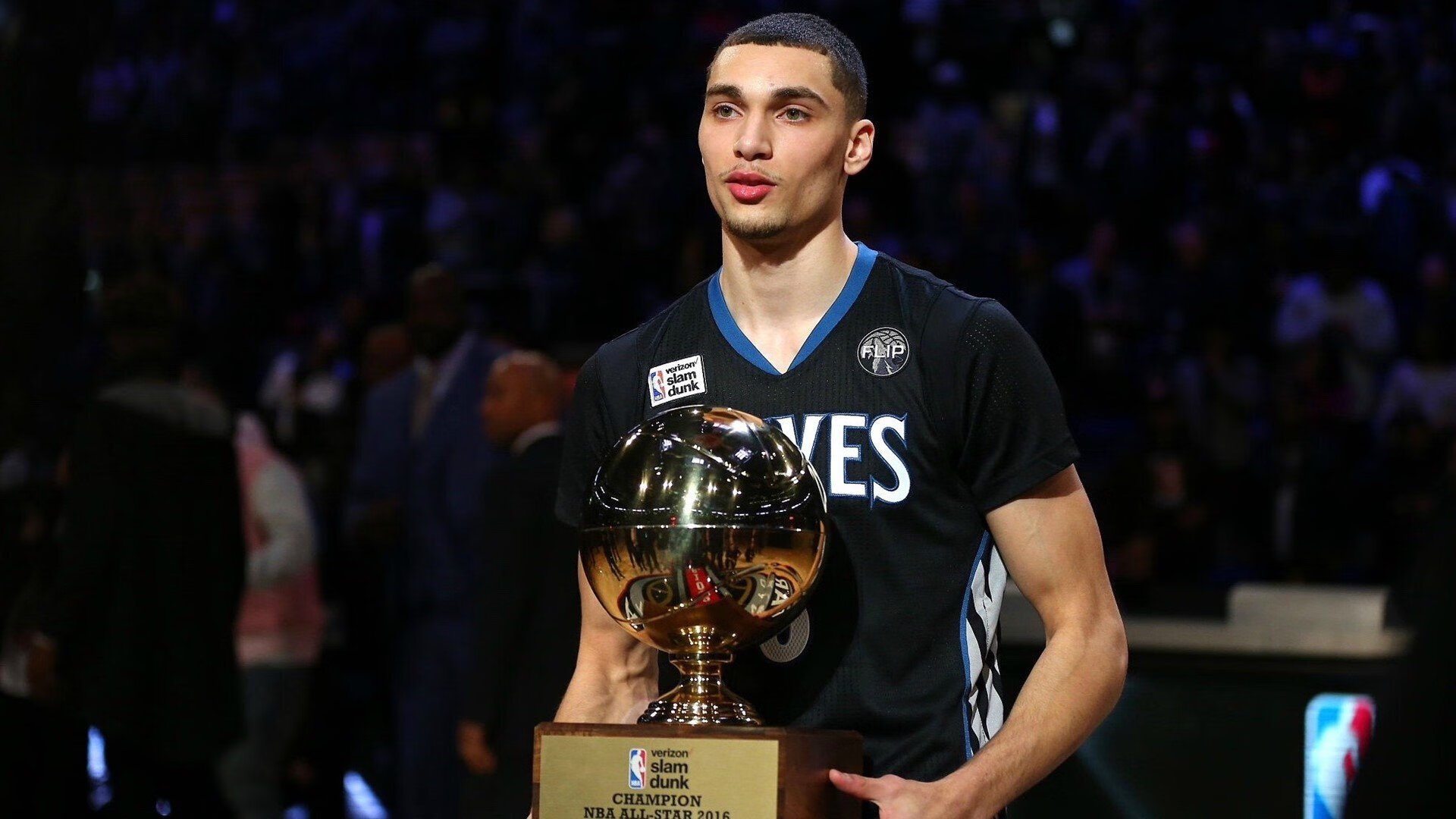 湖人队迎来强敌挑战，士气高涨，湖人队打比赛